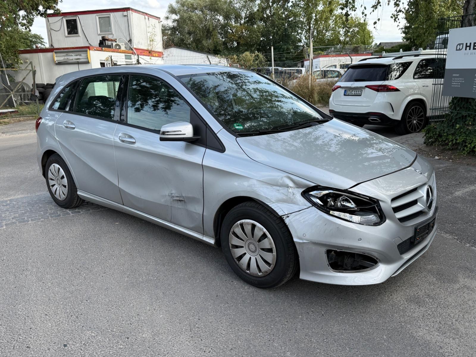 Mercedes-Benz B 180  NAVI KLIMA SITZHEIZUNG