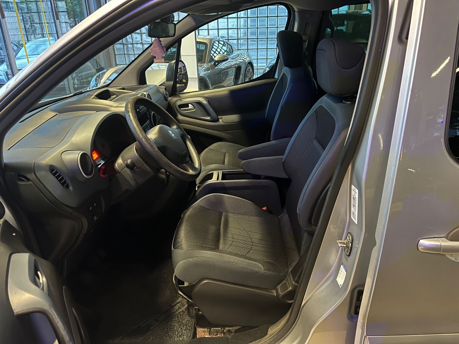 Fahrzeugabbildung Peugeot Partner Tepee Family * 1.HAND *