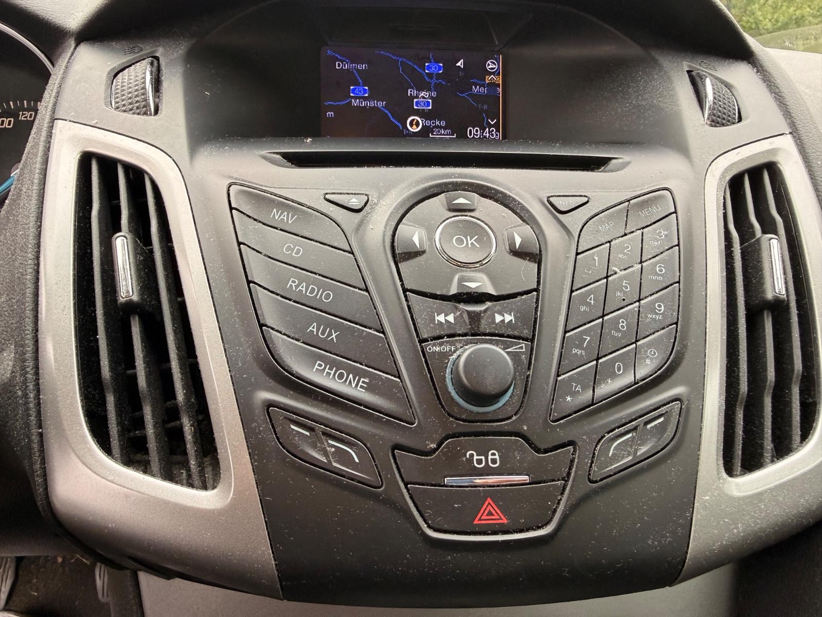 Ford Focus 2013 — photo 10