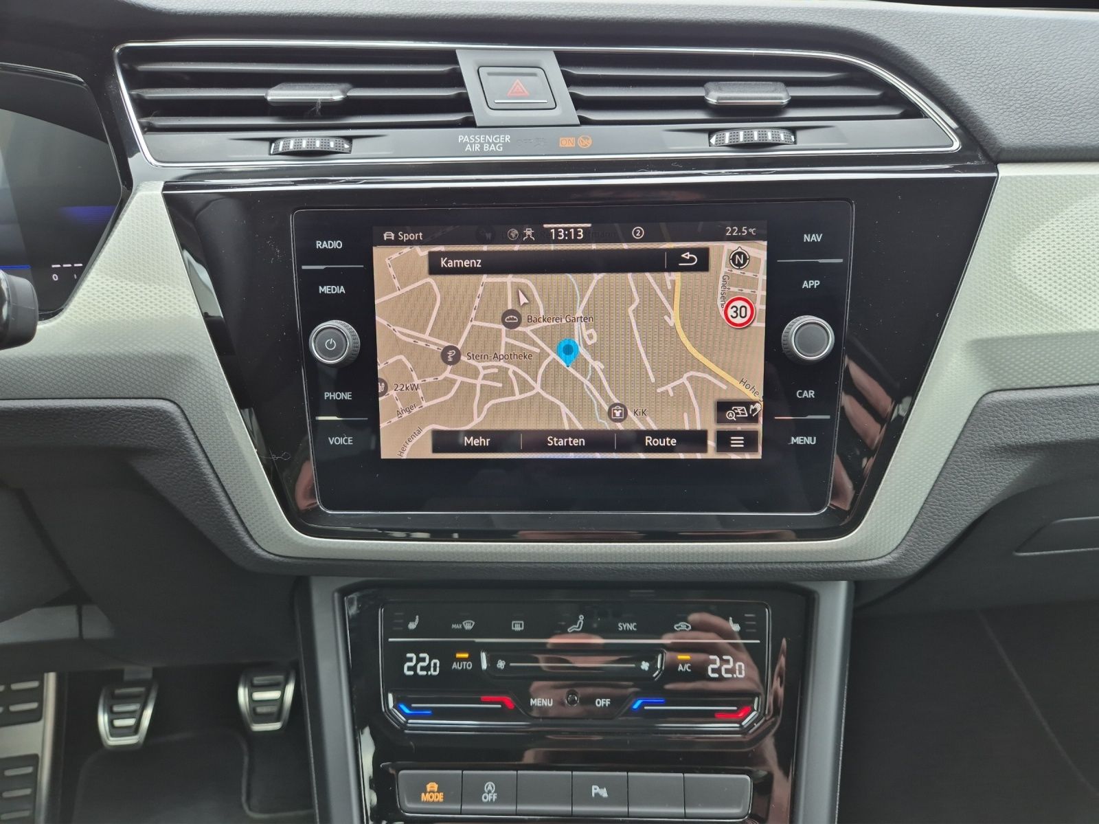 Fahrzeugabbildung Volkswagen Touran TSI Move 7-Si AHK Navi AID ACC PDC SH LM