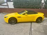 Aston Martin V8 Vantage cabrio Yellow racing - Aston Martin V8 Vantage aus 2008: Roadster