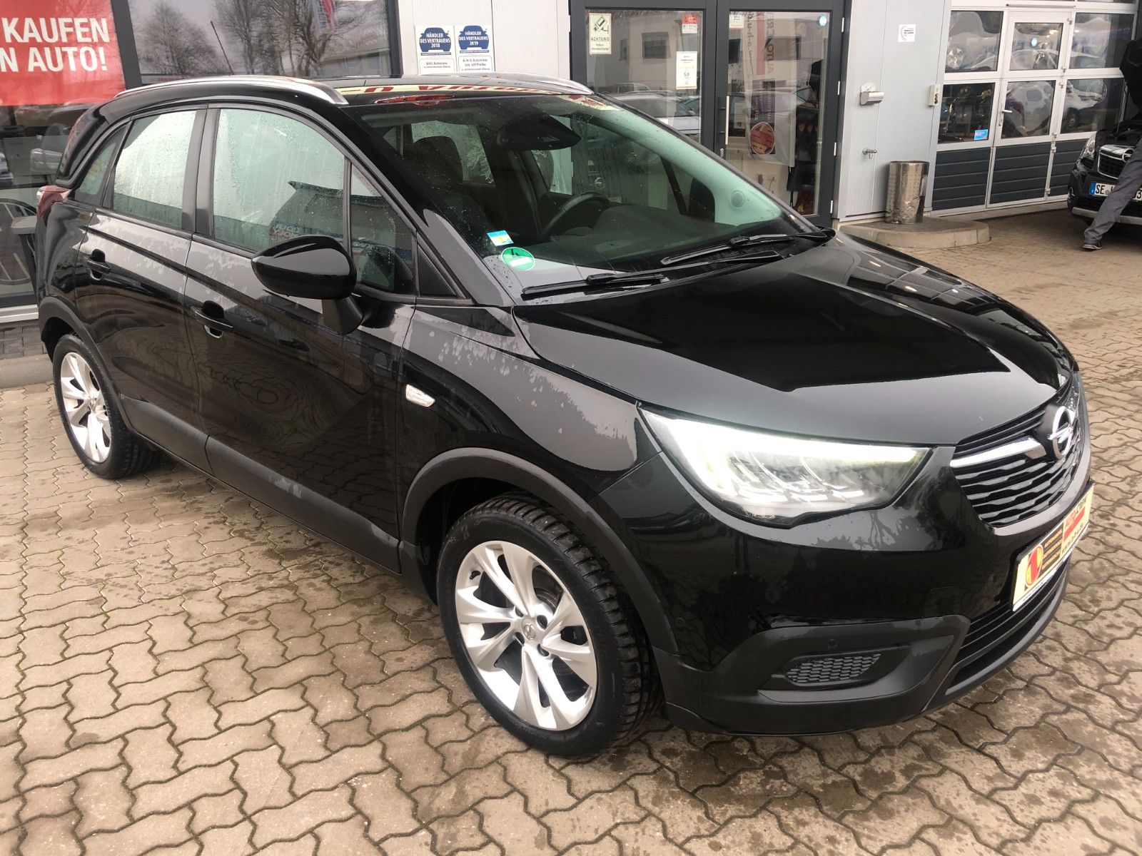 Fahrzeugabbildung Opel Crossland (X) Edition