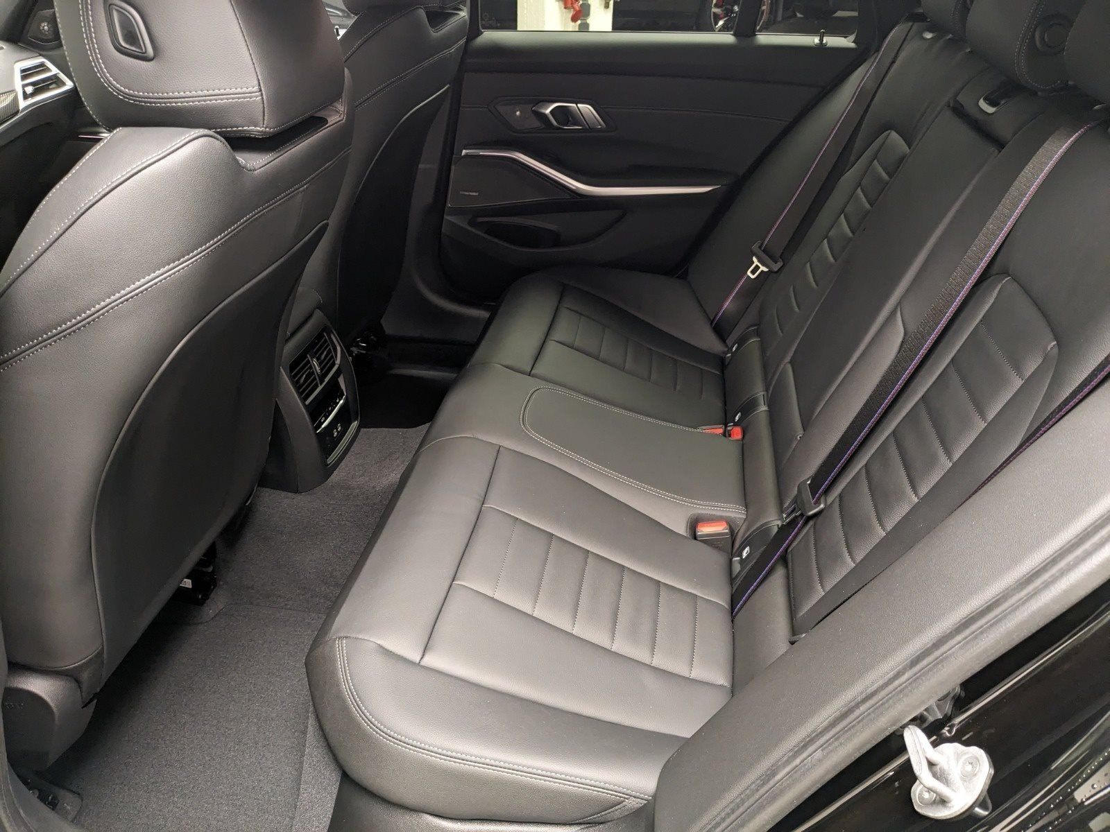 BMW 320 - Bild 14