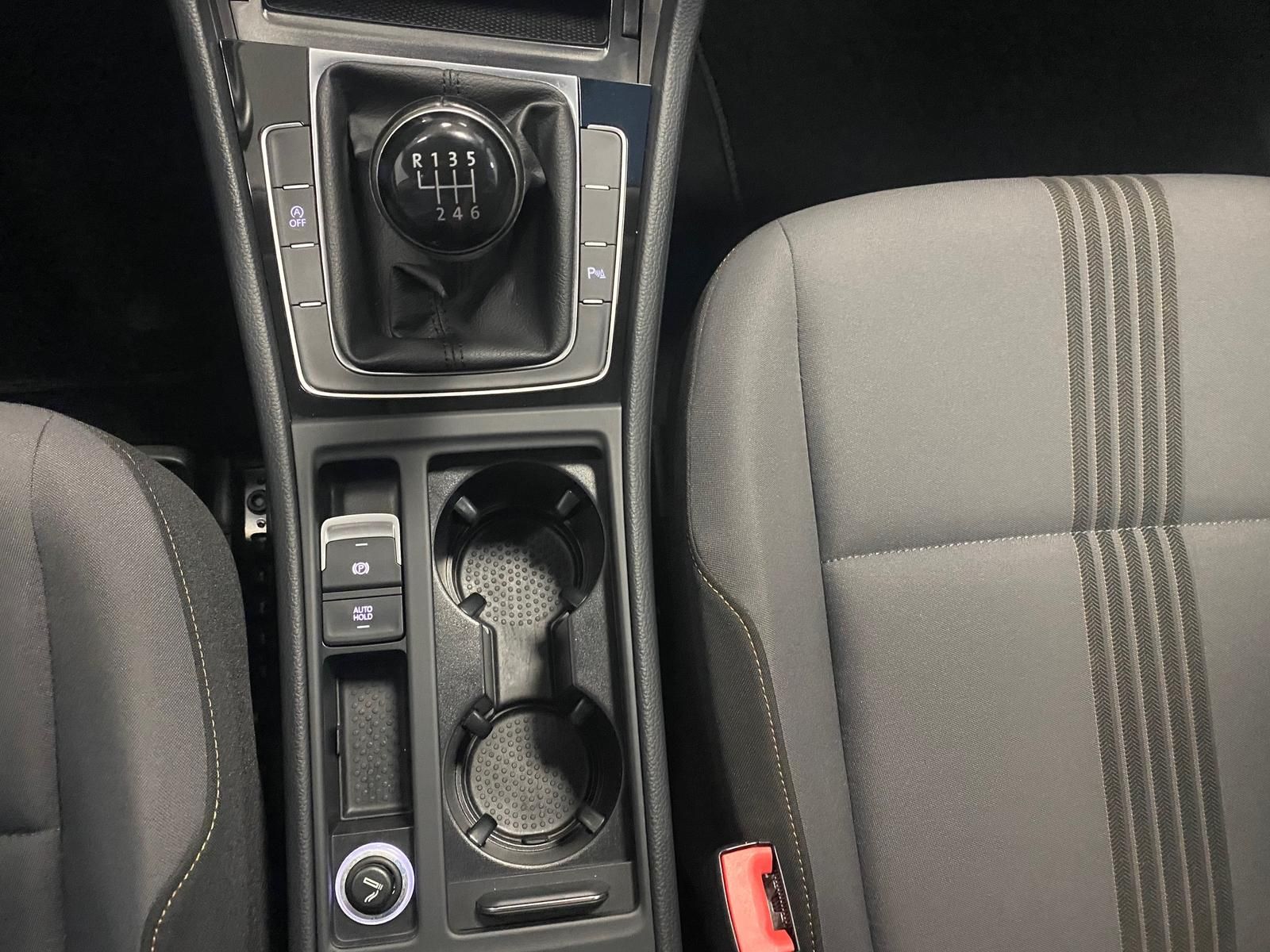 Fahrzeugabbildung Volkswagen Golf 2.0 TDI Allstar BMT KLIMA+NAVI+SITZHEIZ+PDC