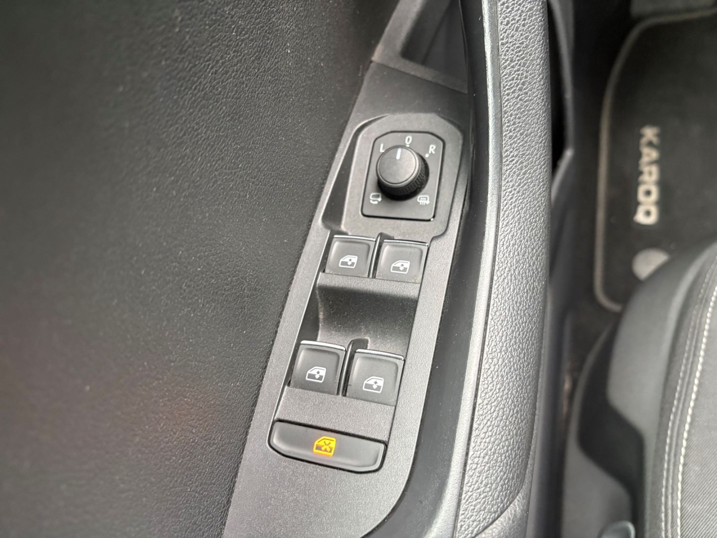 Fahrzeugabbildung SKODA Karoq Style Tempomat PDC Klima SHZ Bluetooth