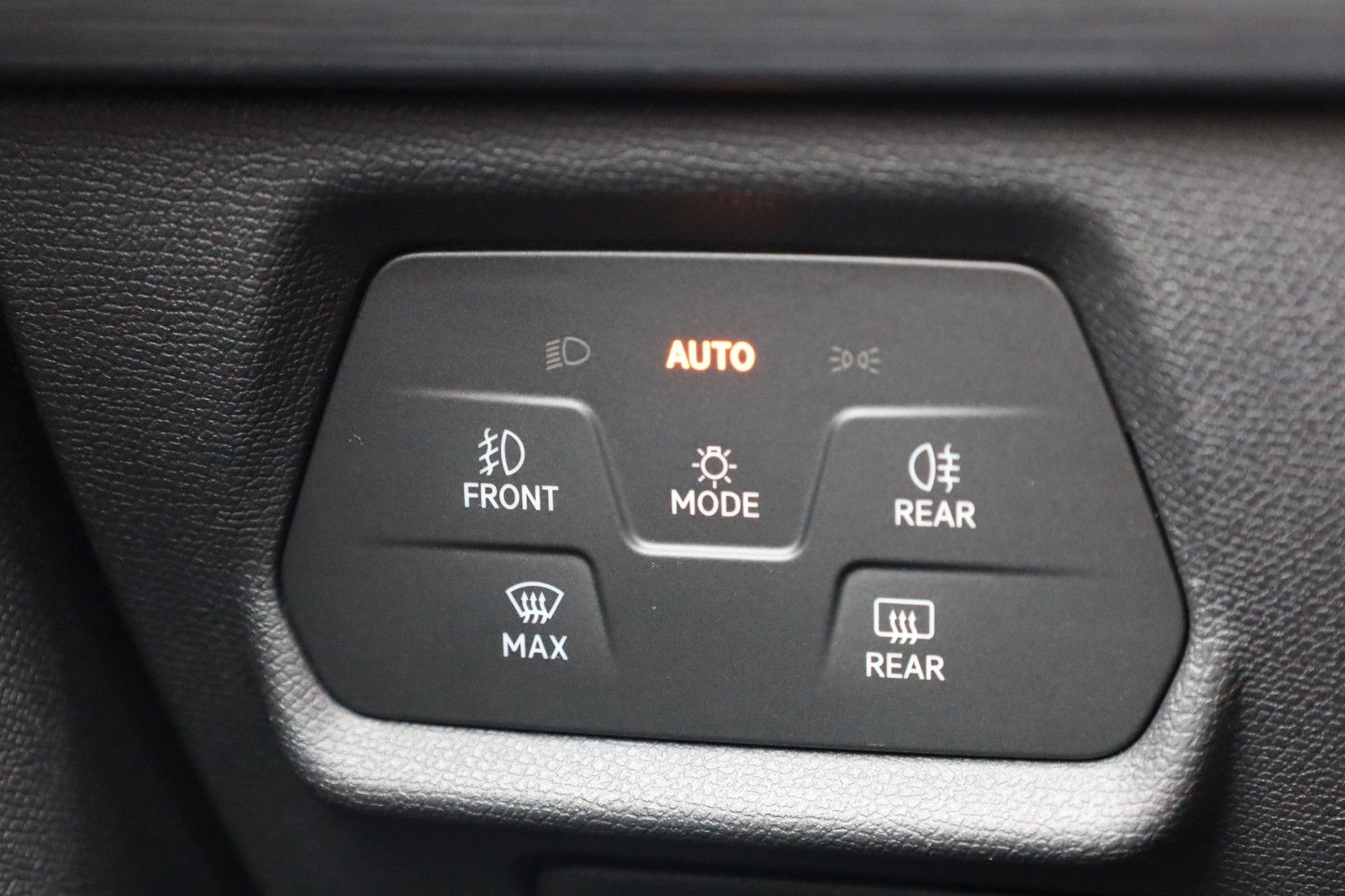 Fahrzeugabbildung CUPRA Sportstourer 2,0 TSI DSG *AHZV *Leder *PANO