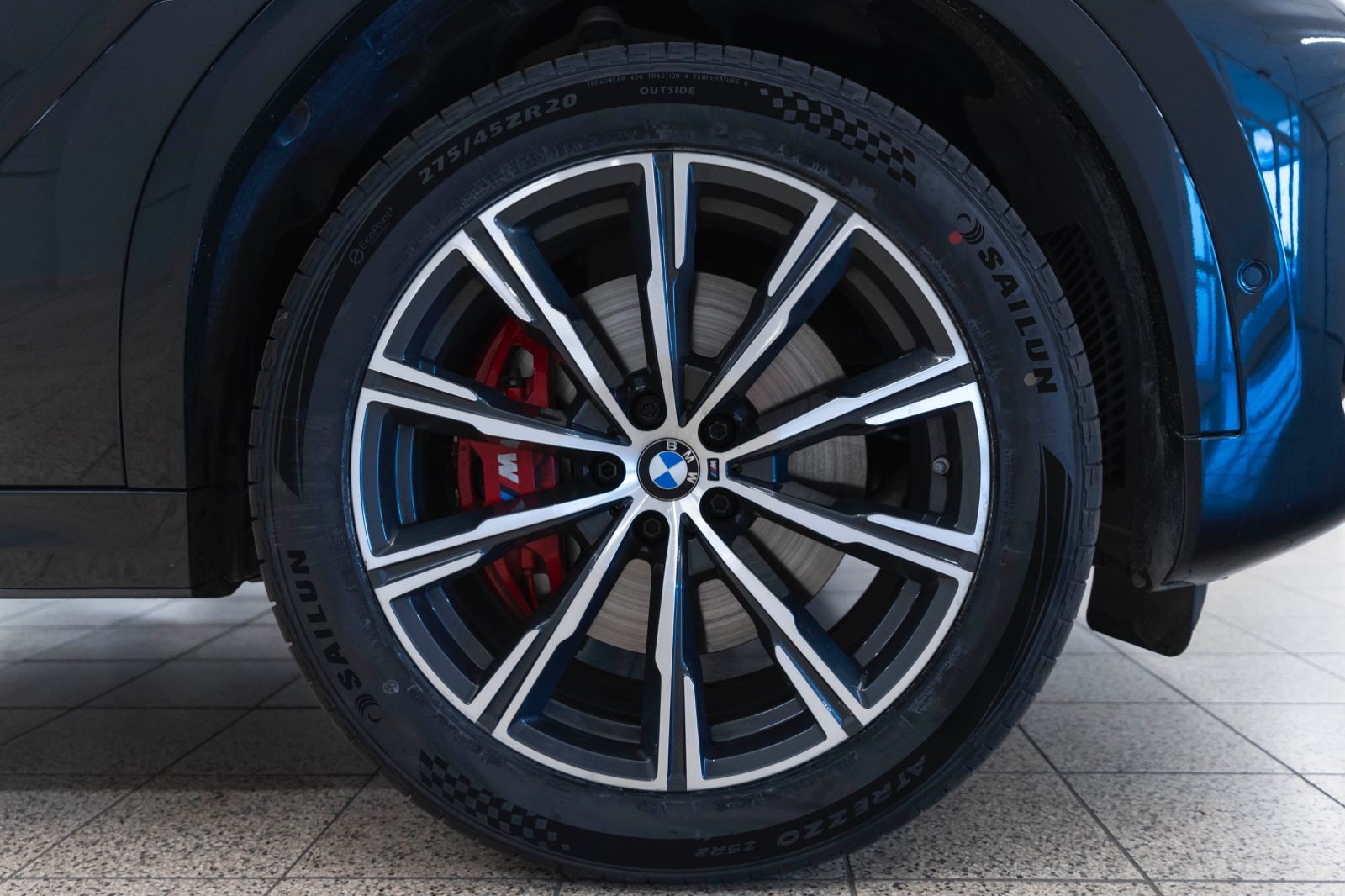 Fahrzeugabbildung BMW X6 40i xDrive M Sportpaket Harman Head up 360