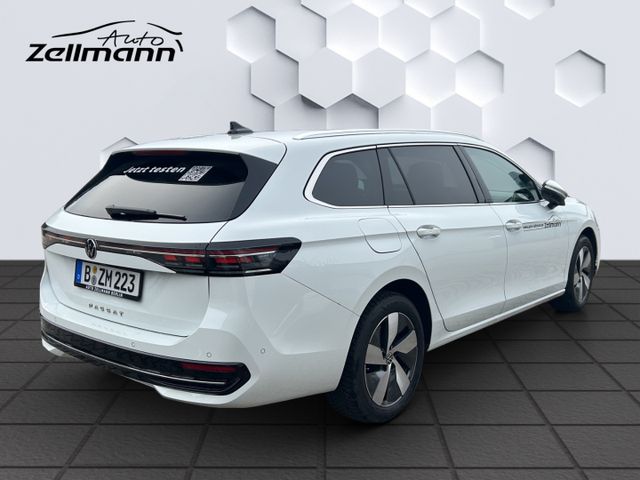 Passat Variant EL 2.0 TDI DSG StHz AhK Navi Lede