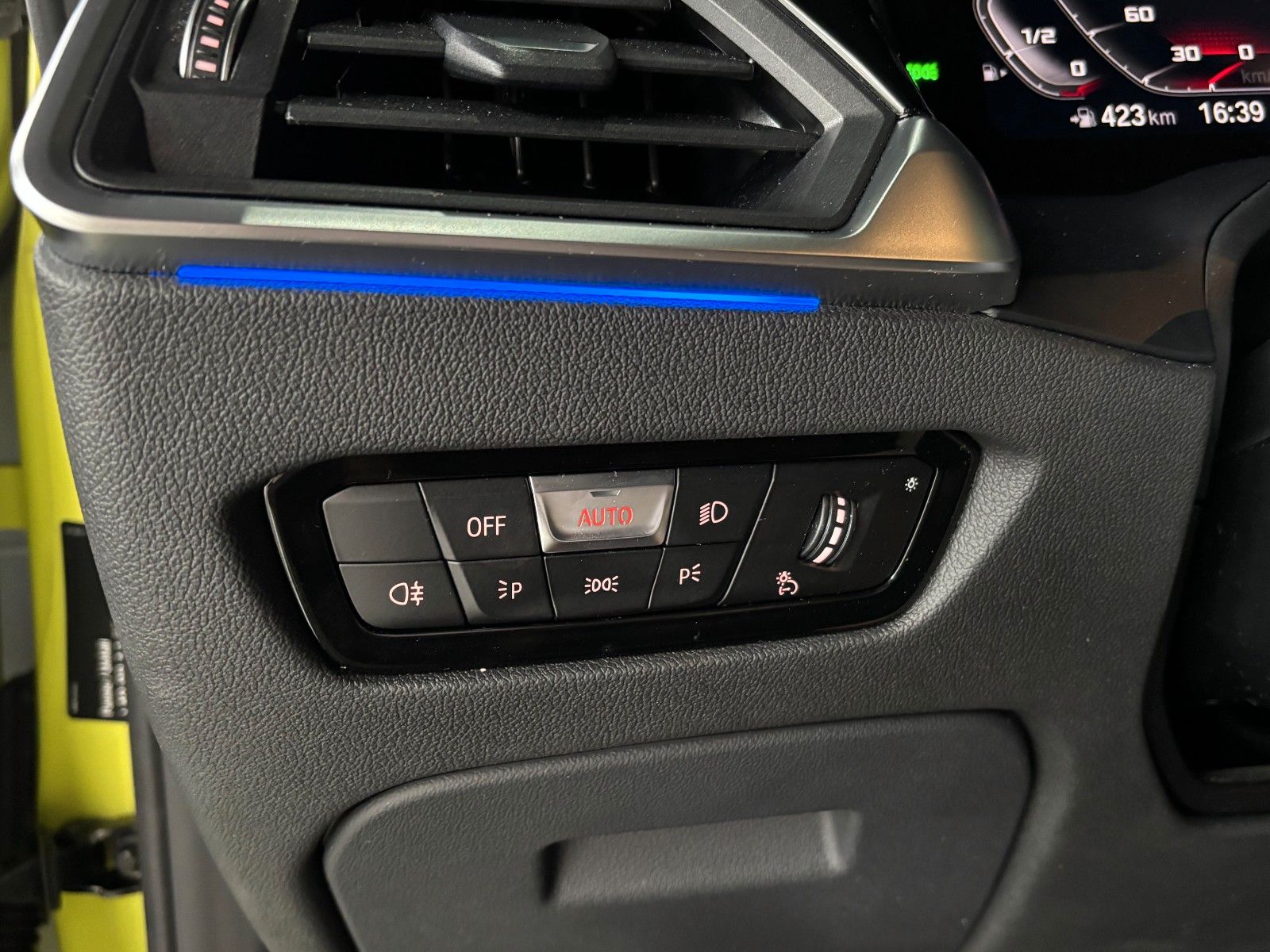 Fahrzeugabbildung BMW M4 Competition *M-Perf.PartsCarbon*HUD*360°KAM