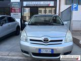 Toyota TOYOTA Corolla Verso 2.2 16V D-4D - Toyota Corolla Verso aus 2007 mit Diesel-Antrieb