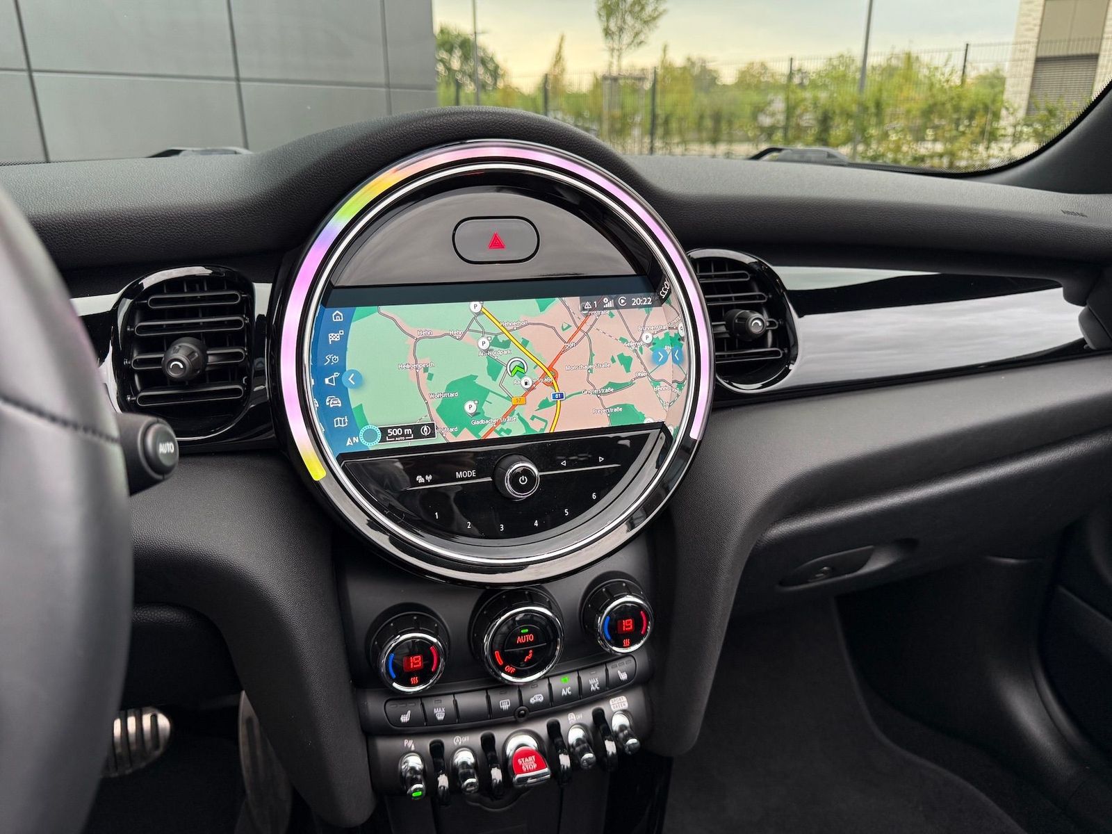Fahrzeugabbildung MINI John Cooper Works Cabrio NAVI|KAMERA|ESS.-TRIM