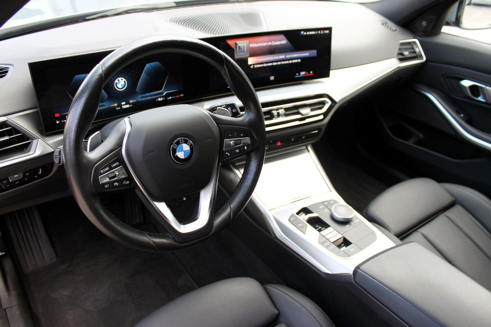 Fahrzeugabbildung BMW 318d Touring Steptr. LED ACC KAM AHK NAV CarPlay