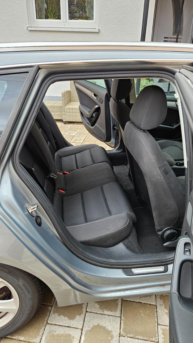 Audi A4 2011 — photo 8