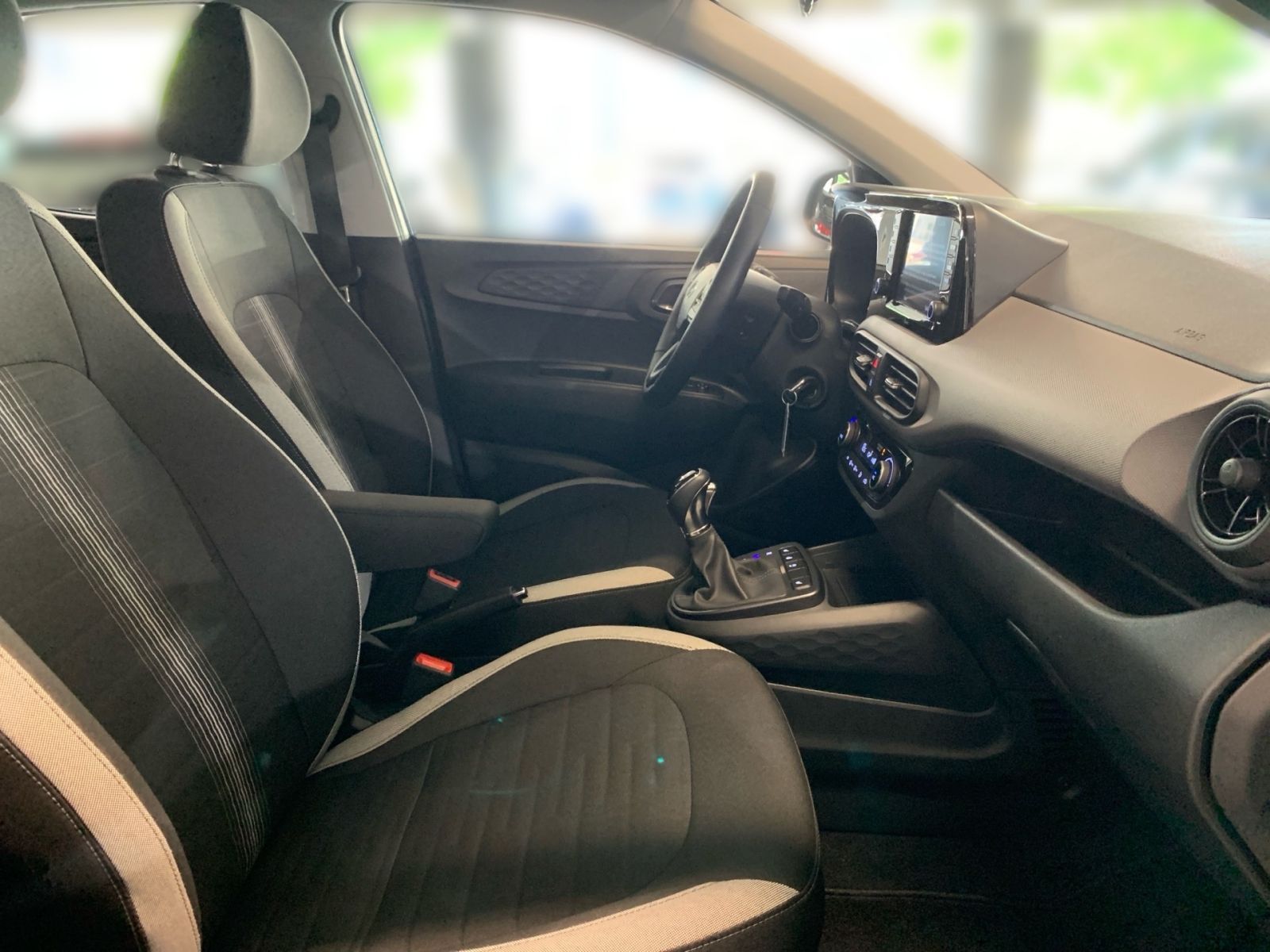 Fahrzeugabbildung Hyundai i10 1.2 Trend Automatik Navi