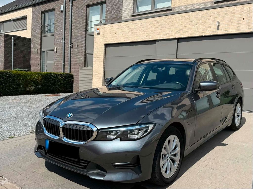 Image of BMW 330