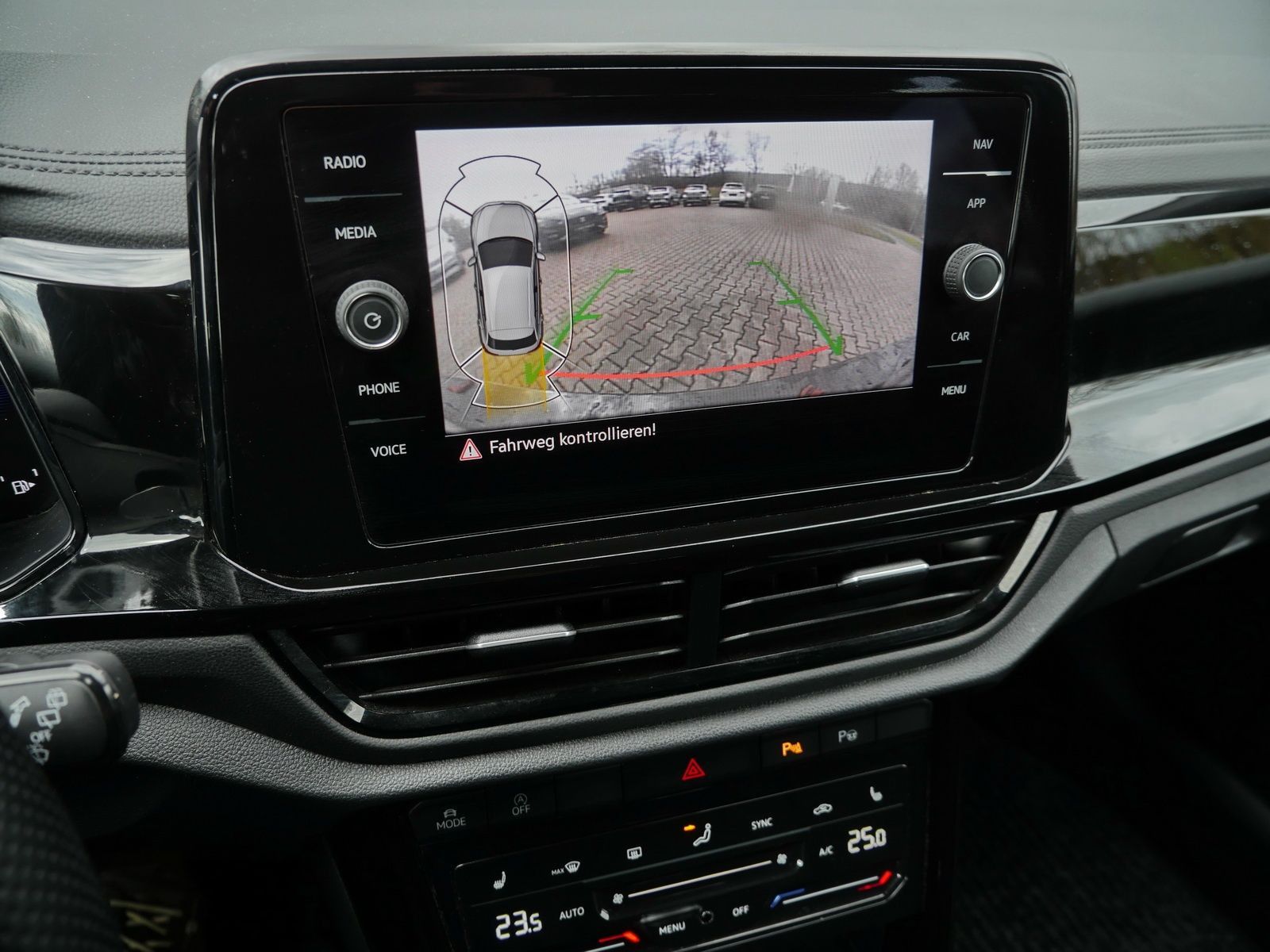 Volkswagen T-Roc - Bild 15