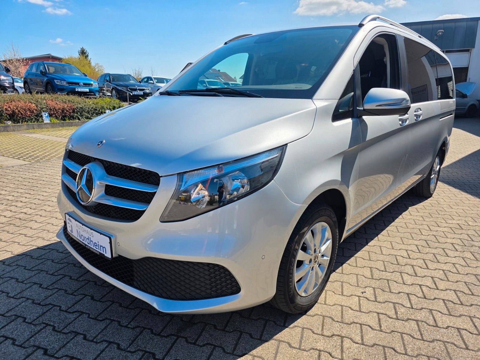 MERCEDES-BENZ V 220 d lang Automatik/ Navi/ 1.Hand/ 7-Sitzer