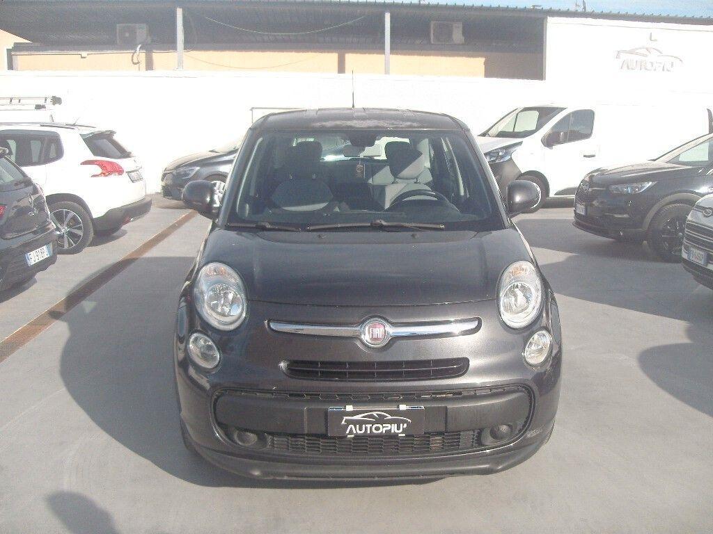 Fiat 500L 2013 — вигляд ззаду