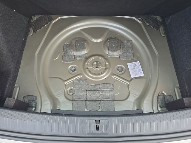 Tiguan 2,0 TDI Highline R-Line LED*AHK*KAMERA*AC