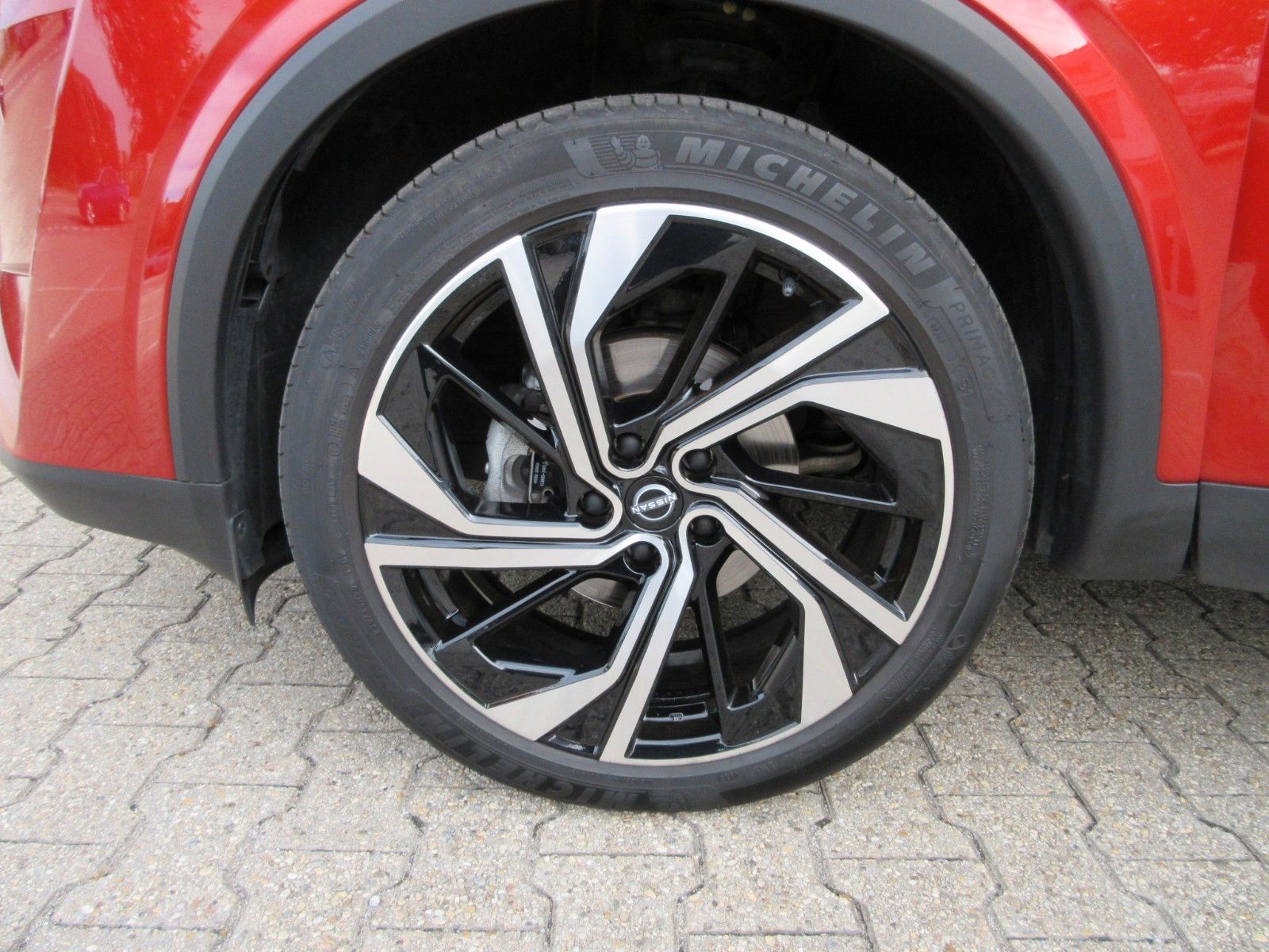 Fahrzeugabbildung Nissan Qashqai 1.3 Xtronic Automatik | Tekna+