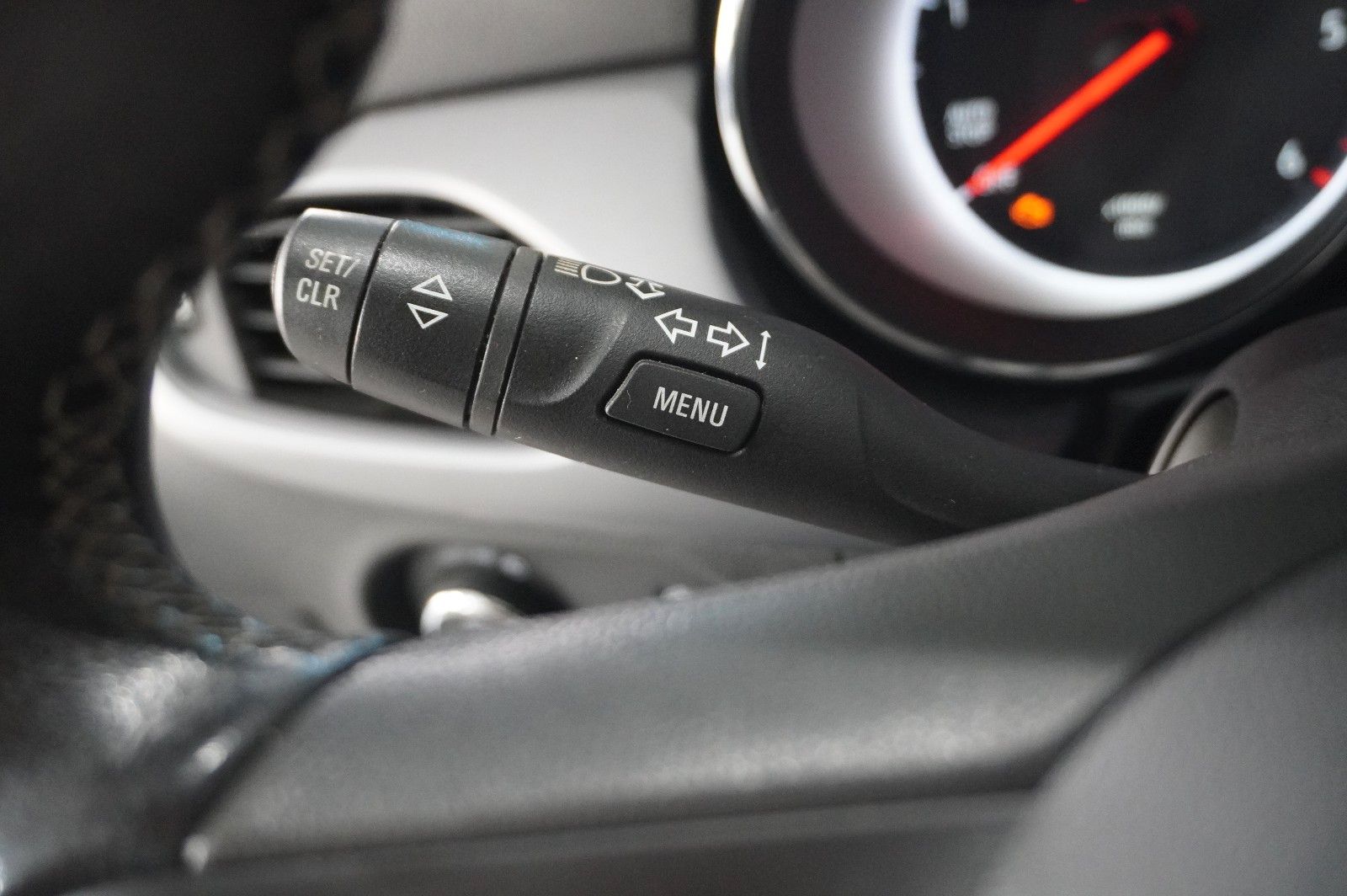Fahrzeugabbildung Opel Astra K ST 1.6D 120 JAHRE NAVI/LED/KAMERA/SPORT
