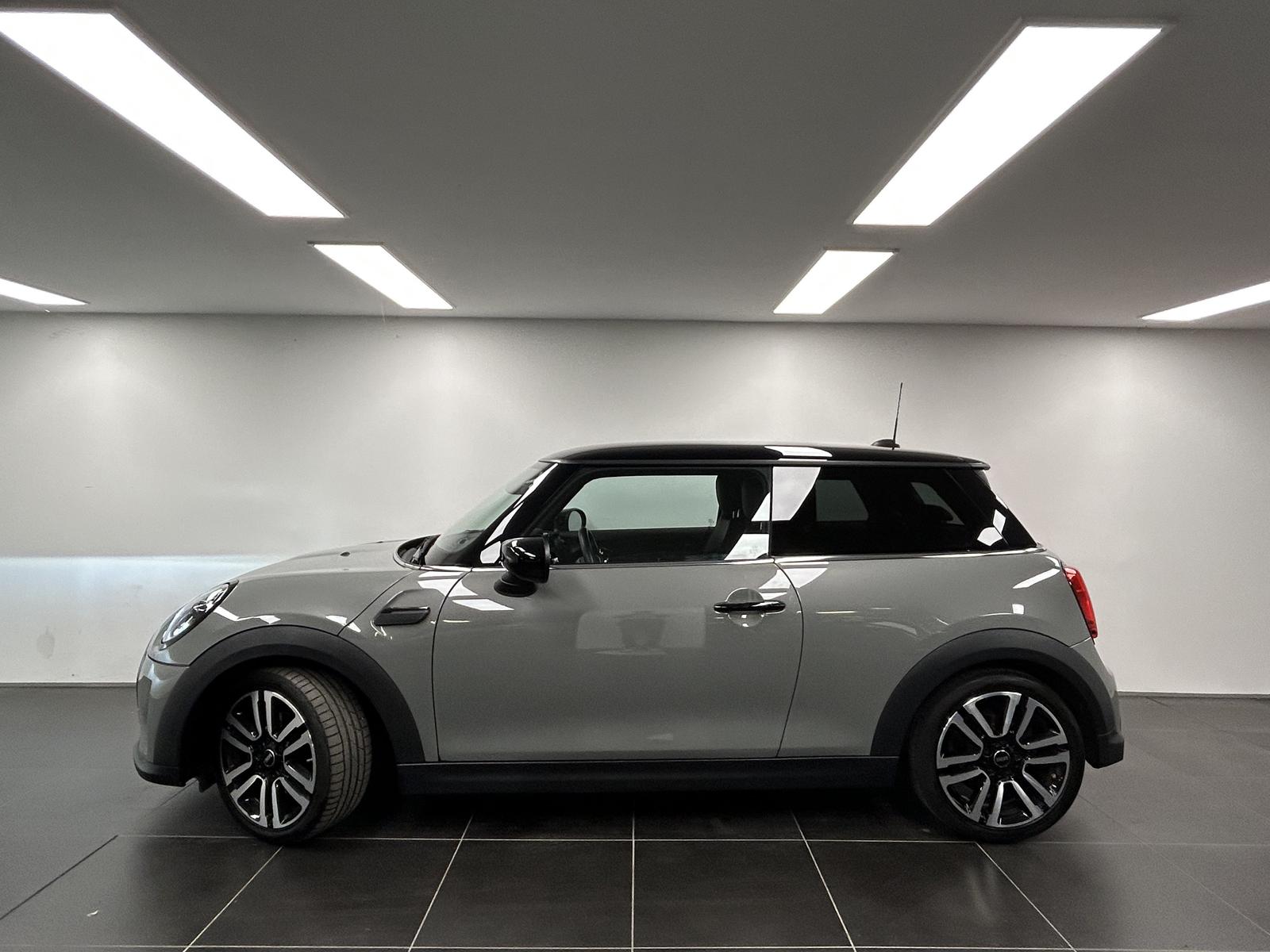 MINI Cooper Classic Trim DAB LED RFK Navi Komfortzg. 