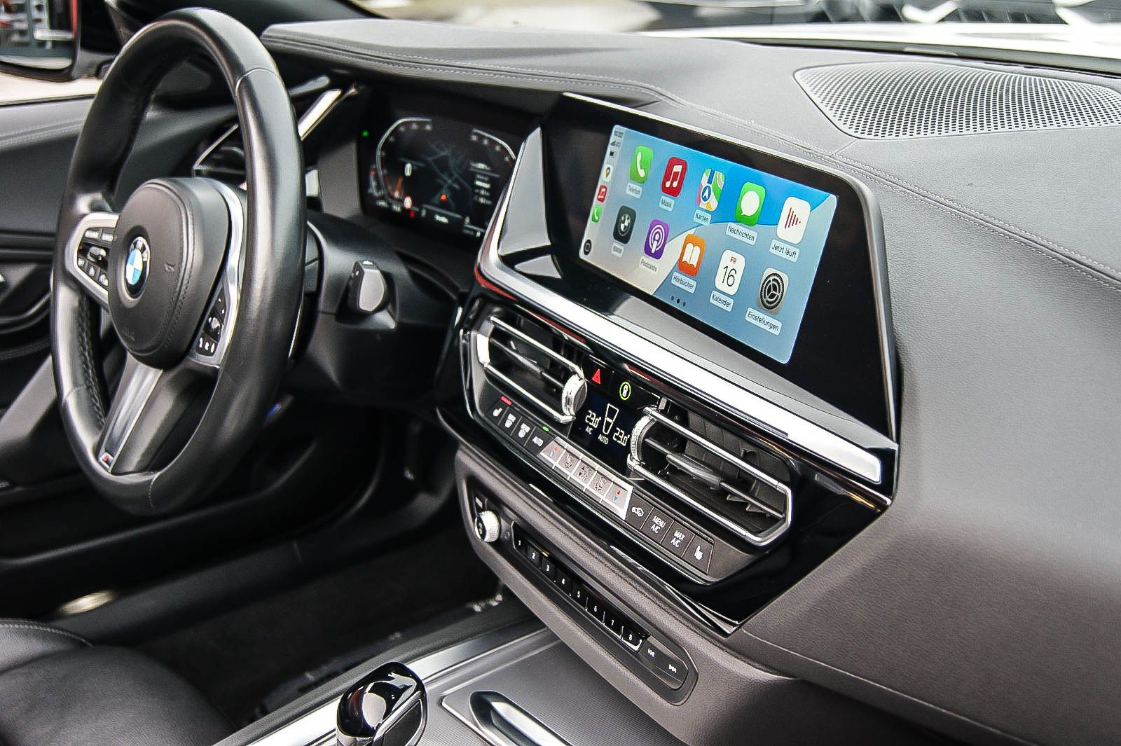 Fahrzeugabbildung BMW Z4 Roadster sDrive 20 i Sport Line LEDER KEYLESS