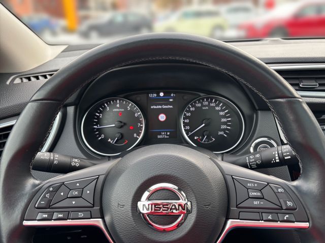 Nissan Qashqai 1,3 Zama AHK Glasdach