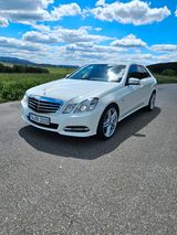 Mercedes-Benz E 350 4MATIC AVANTGARDE AVANTGARDE - Mercedes-Benz E 350 aus 2010: 4matic