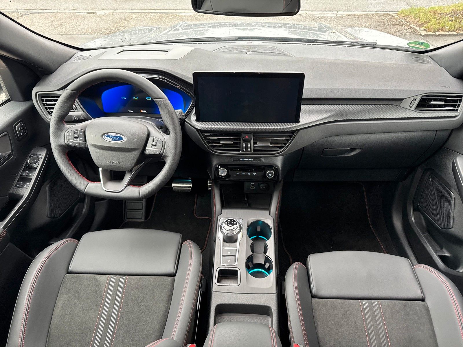 Fahrzeugabbildung Ford Kuga Plug-In Hybrid ST-Line X, TECHNOLOGIEPAKET