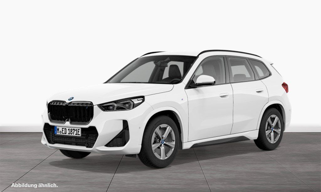 BMW iX1 — hlavná fotografia