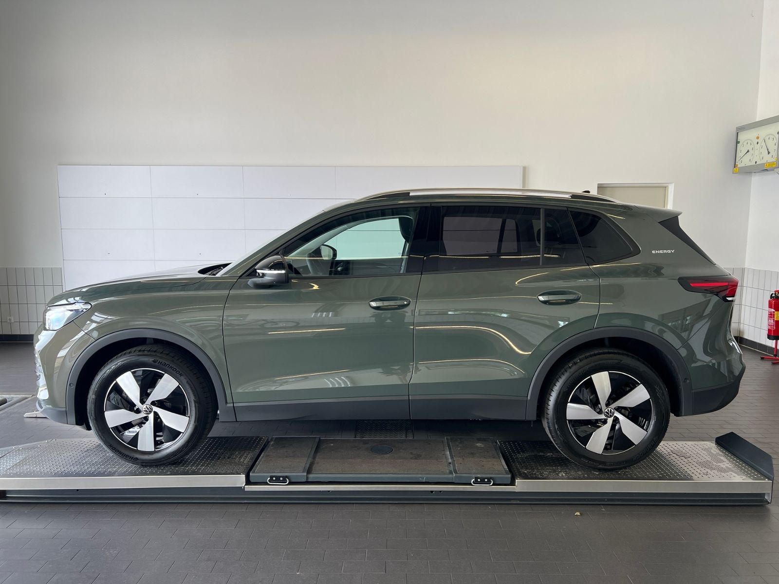 Fahrzeugabbildung Volkswagen Tiguan  ENERGY 2.0 TDI DSG *AHK, Navi, Ganzjahre