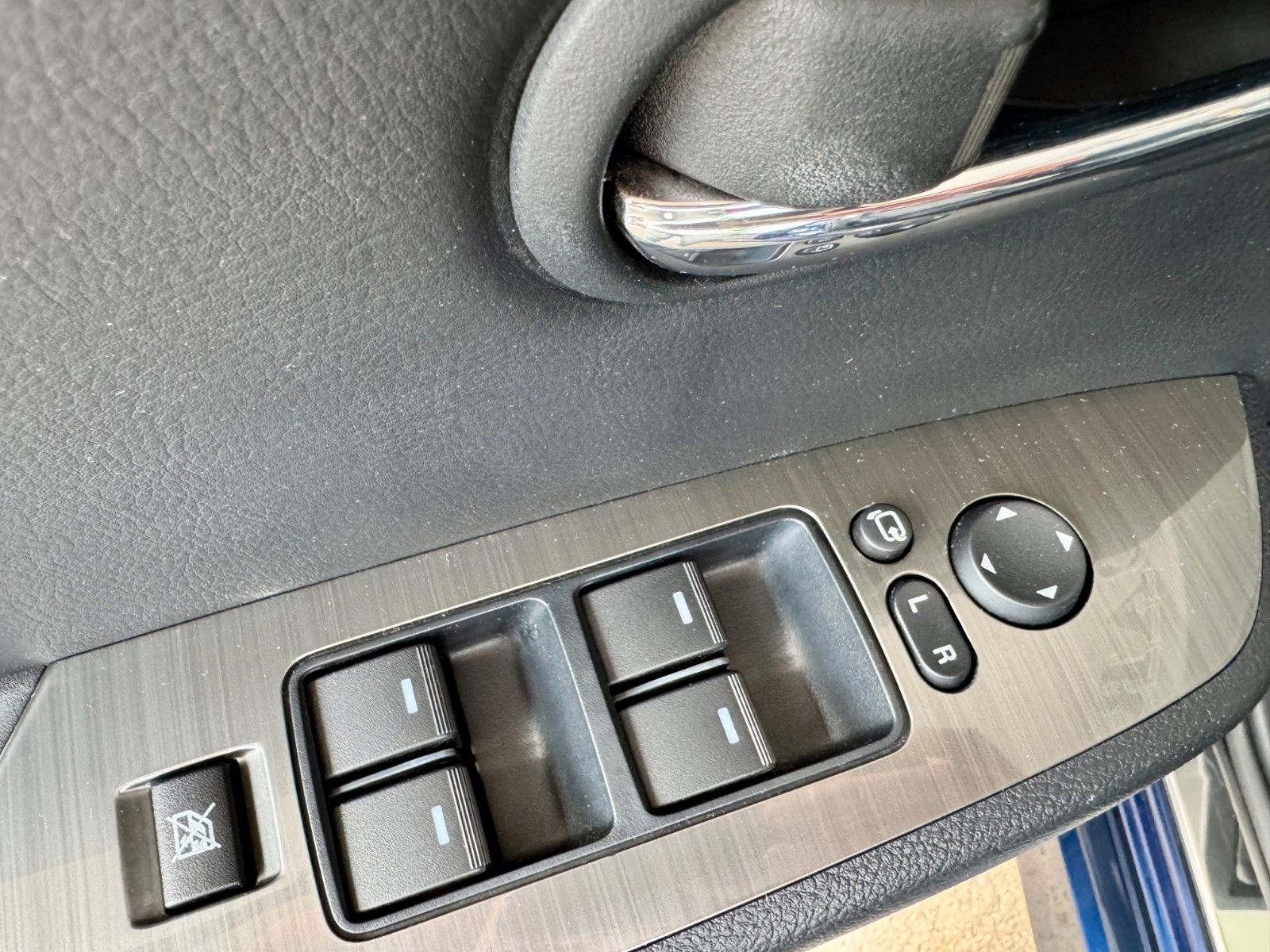 Fahrzeugabbildung Mazda 6 Kombi 2.2 CRDT Edition 125 Klima/Leder/AHK