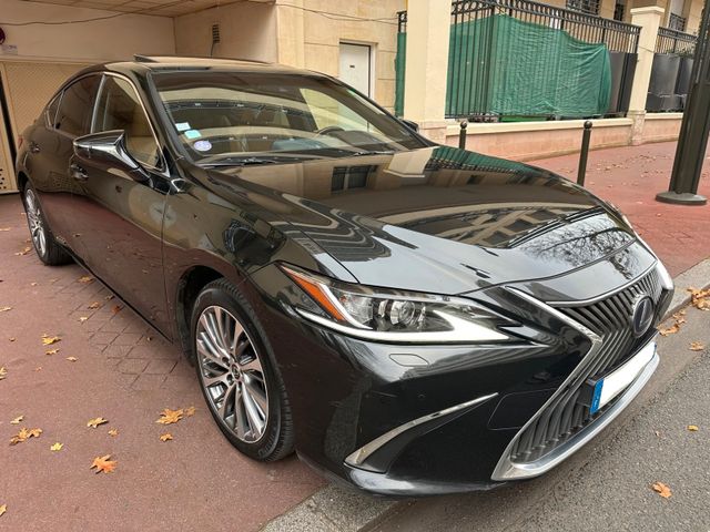 Lexus ES 300H LUXE