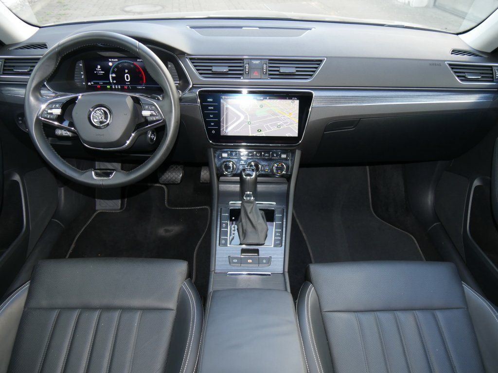 Fahrzeugabbildung SKODA Superb  2.0 TDI Premium Edition ACC CarPlay Memo