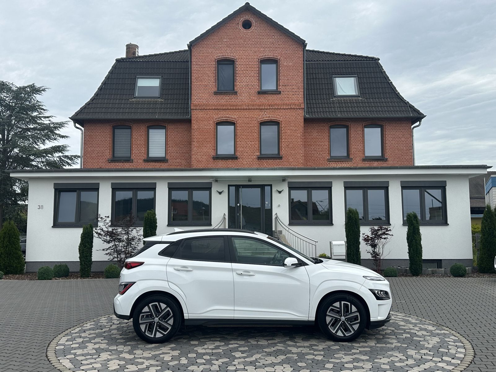 Hyundai Kona Elektro Prime LED HUD NAV KRELL SDACH 64KWh