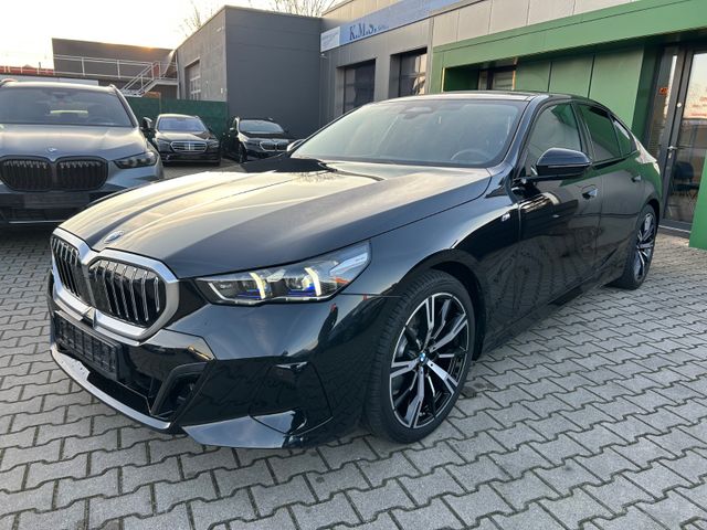 BMW 520xDr M Sport -HUD-ACC-Pano-BelüSitz-Memo-360K