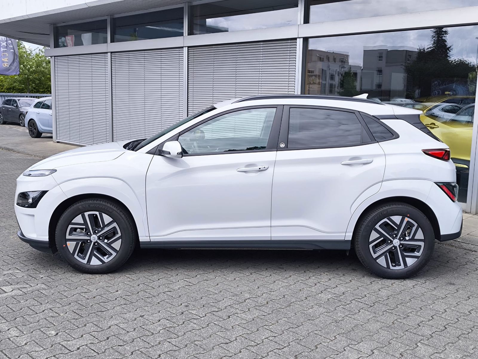 Fahrzeugabbildung Hyundai Kona Elektro Edition 30 LED+NAVI+SHZ+KAMER+KRELL