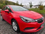 Opel Astra K Sports Tourer-1,6 CDTI-AHK-nur 81000 km- - Opel Astra: 1.8