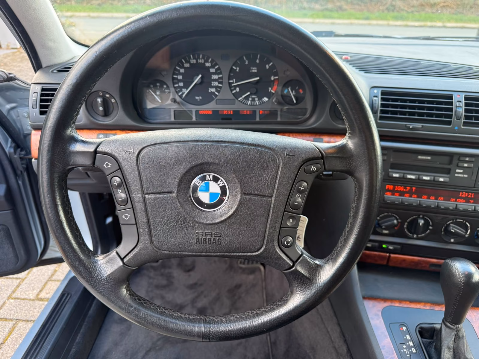 BMW 728i - 193 CV - BVA - ENTRETIEN COMPLET