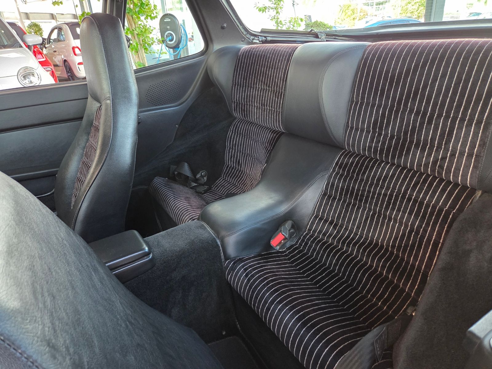 Fahrzeugabbildung Porsche 944 Basis Coupe DEUTSCHES FAHRZEUG H-KENNZEICHEN