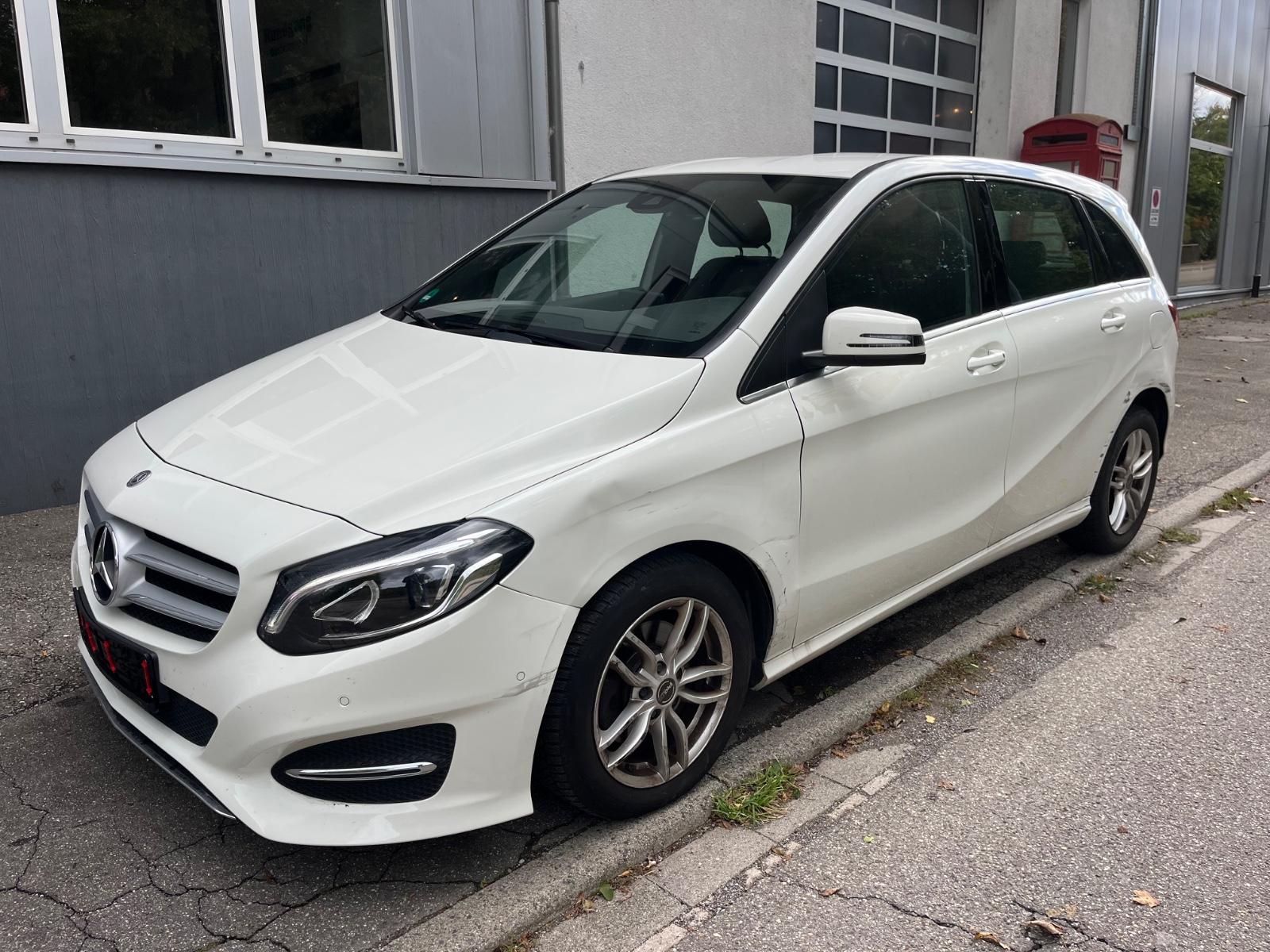 Mercedes-Benz B 180
