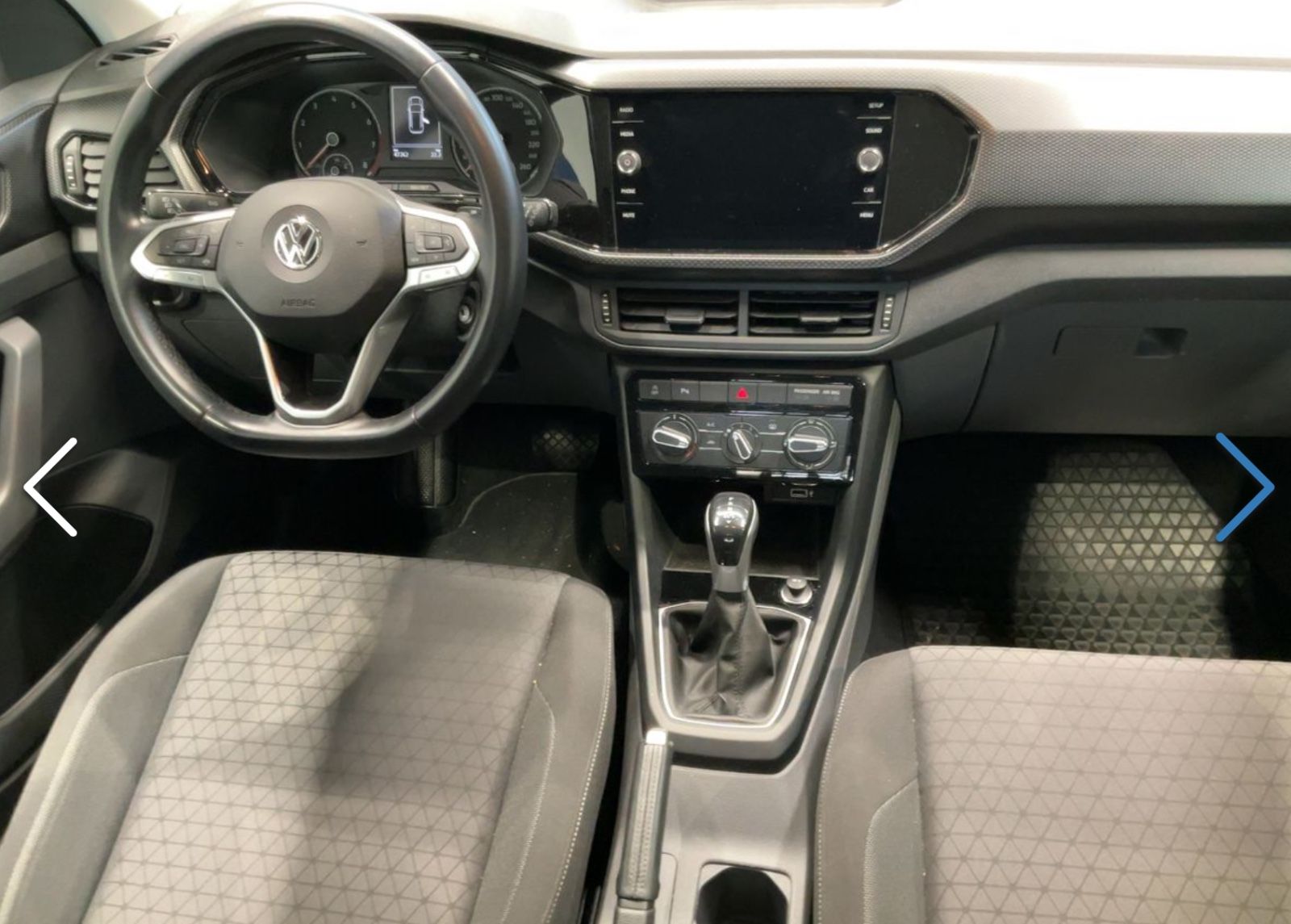 Fahrzeugabbildung Volkswagen T-Cross Life/ unfallfrei /