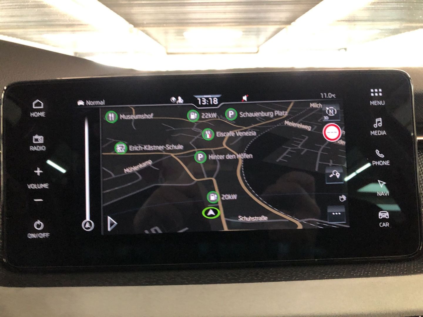 Fahrzeugabbildung SKODA Kamiq Selection Tour 1.0 TSI DSG Navi Digitales