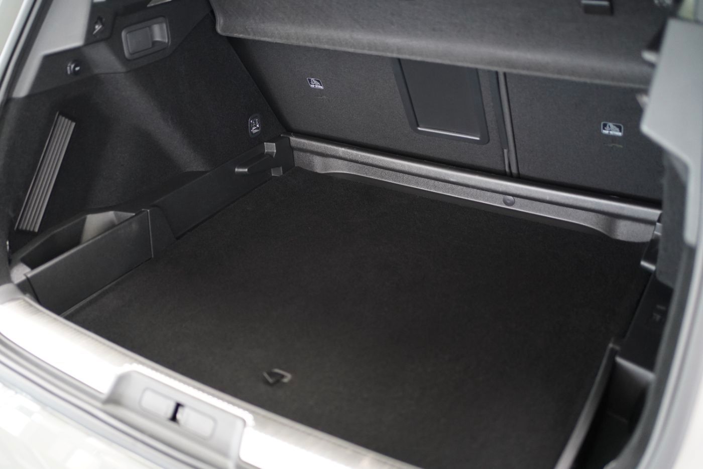 Fahrzeugabbildung DS Automobiles DS7 BlueHDi 130 EAT8 Performance Line+ Anhängerk