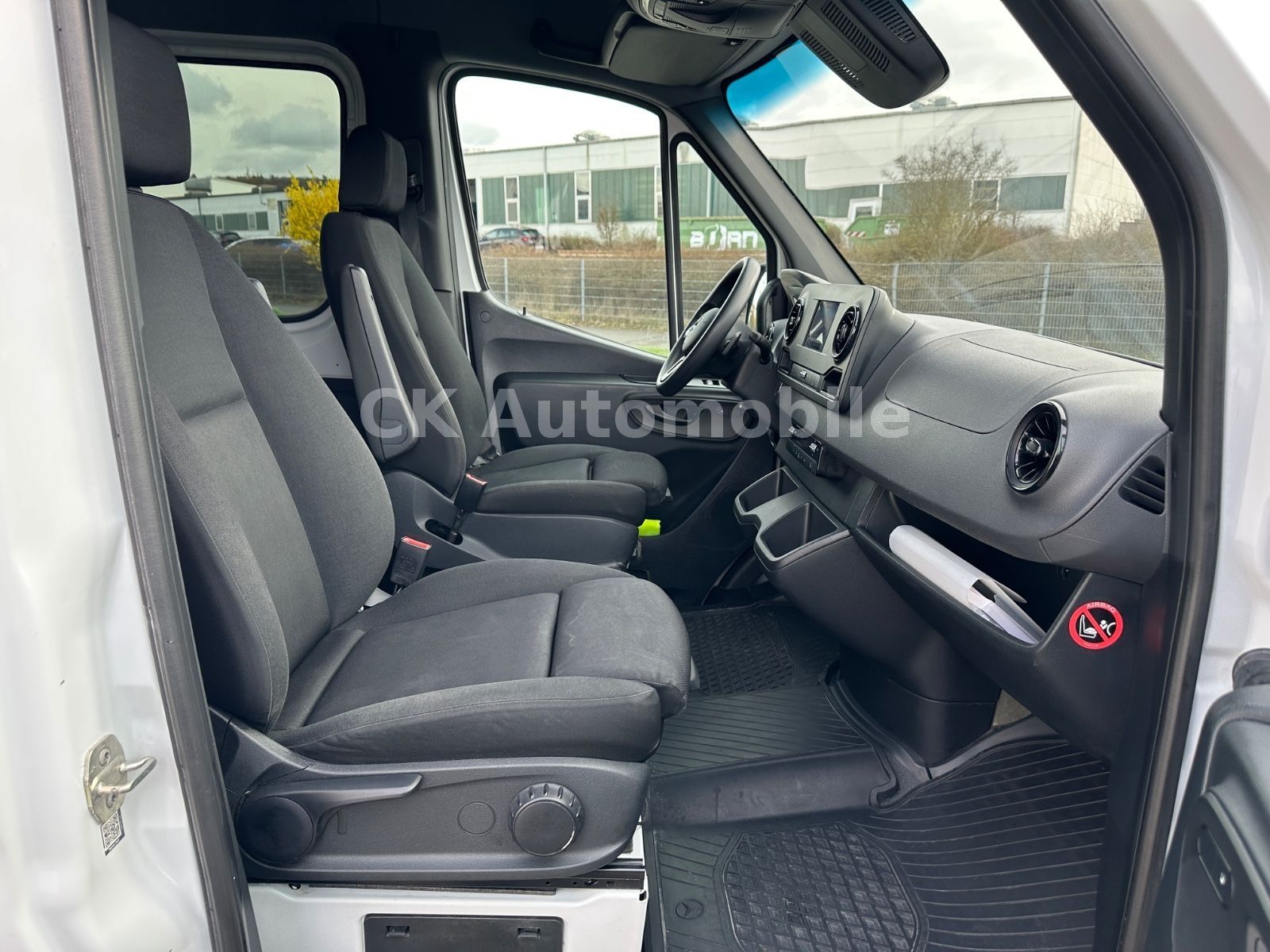 Fahrzeugabbildung Mercedes-Benz Sprinter III Kasten 319 V6 RWD Mixto/Autom./Navi