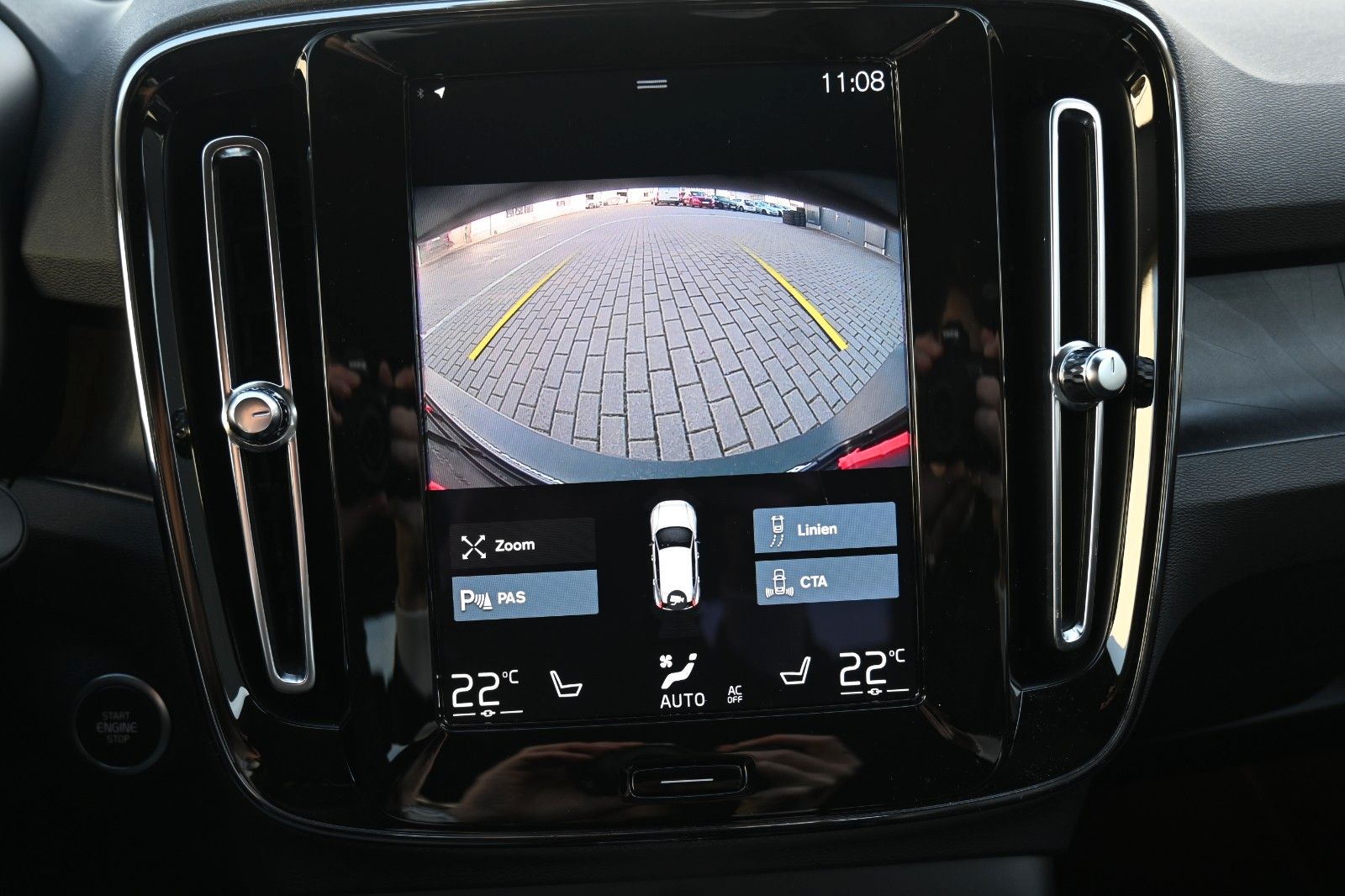 Fahrzeugabbildung Volvo XC40 T5 Recharge Plus Dark*H&K*BLIS*RFK