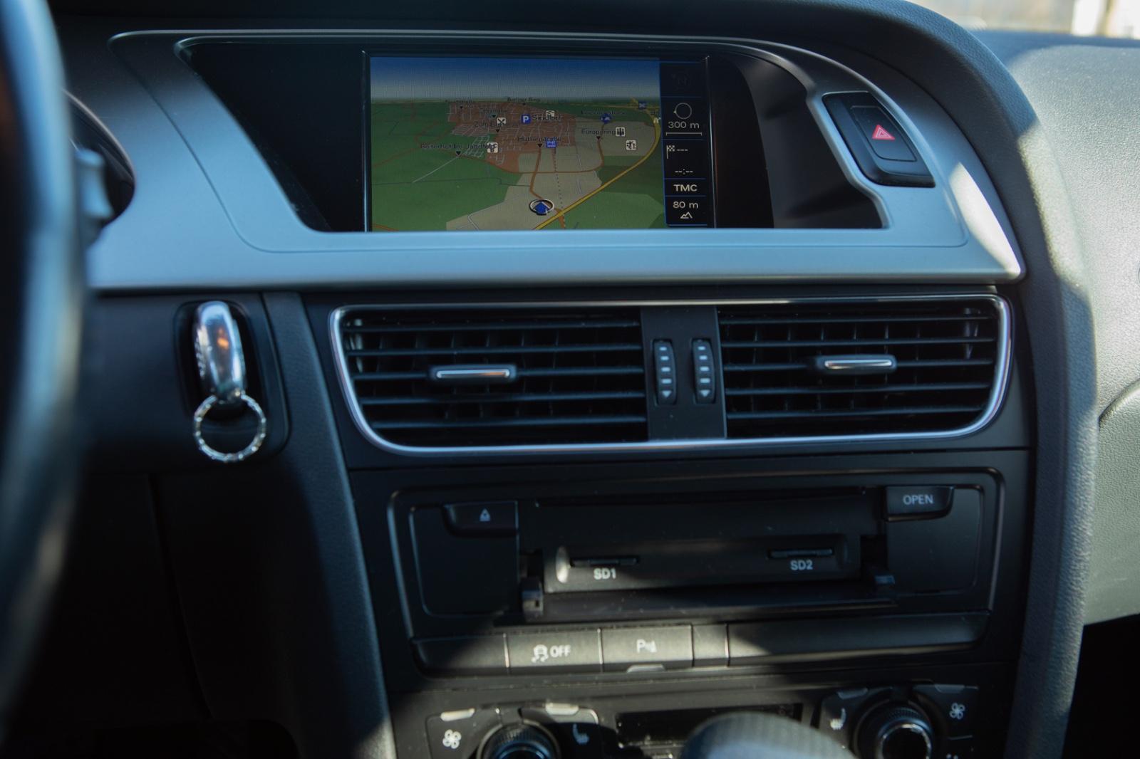 Audi A4 2011 — photo 10