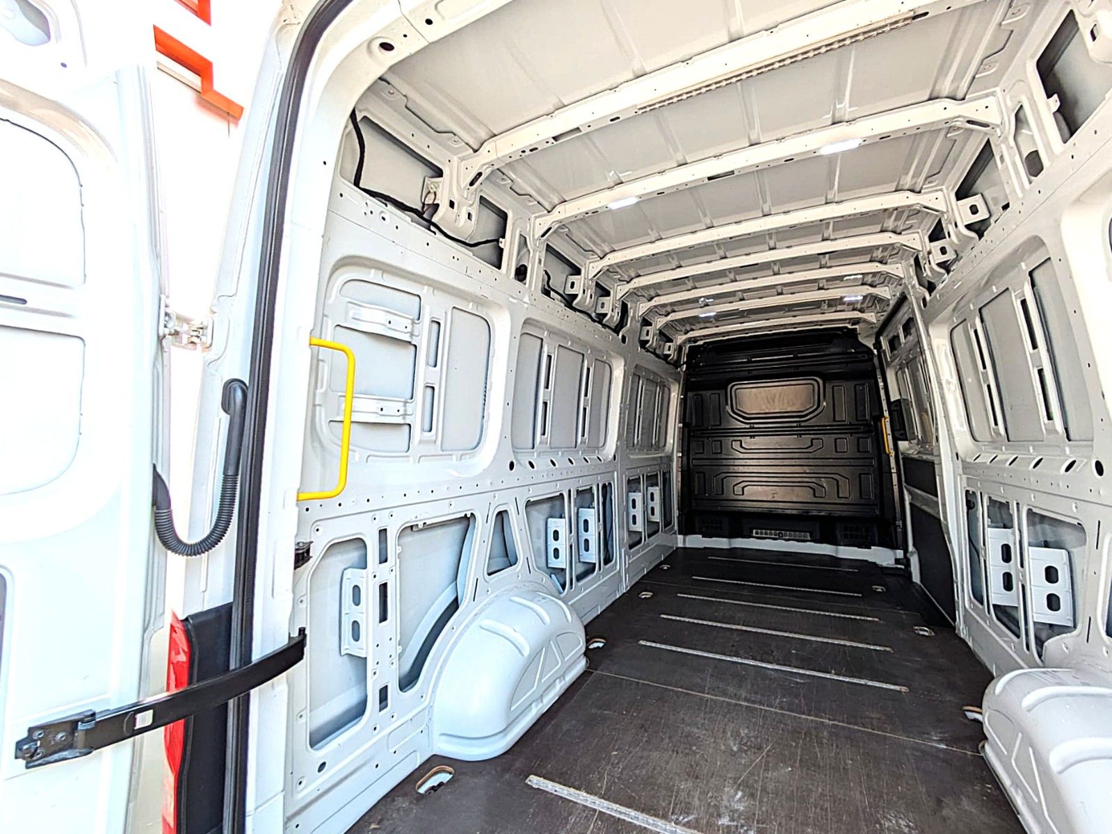 Fahrzeugabbildung Volkswagen Crafter Kasten AUT. L4H2 KLIMA SITZHZG ACC NAVI