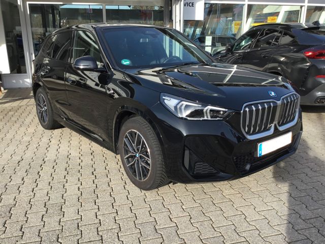 BMW iX1 xDrive30 M-Sport adapt. LED Harman